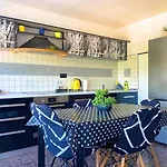 Balcony And Parking, 1Min To Shop, Near Beach