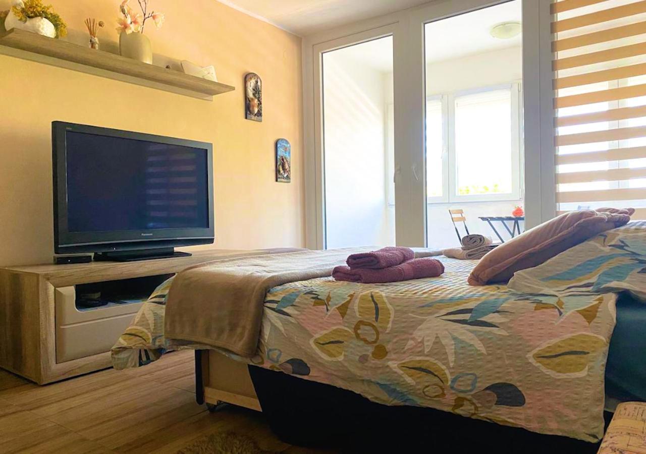 Apartmán Balcony And Parking, 1min To Shop, Near *